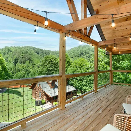 Smoky Ridge Hideaway Views Hot Tub Game Room